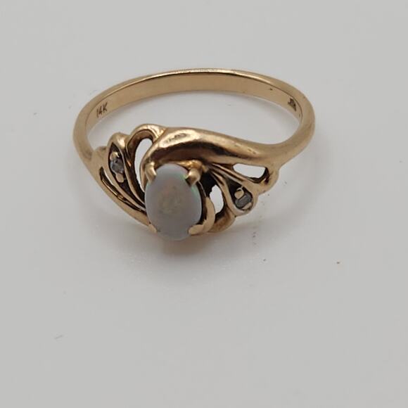 Authentic real 14k Yellow Gold Opal and Diamond Ring Size 5.75. - Picture 6 of 8